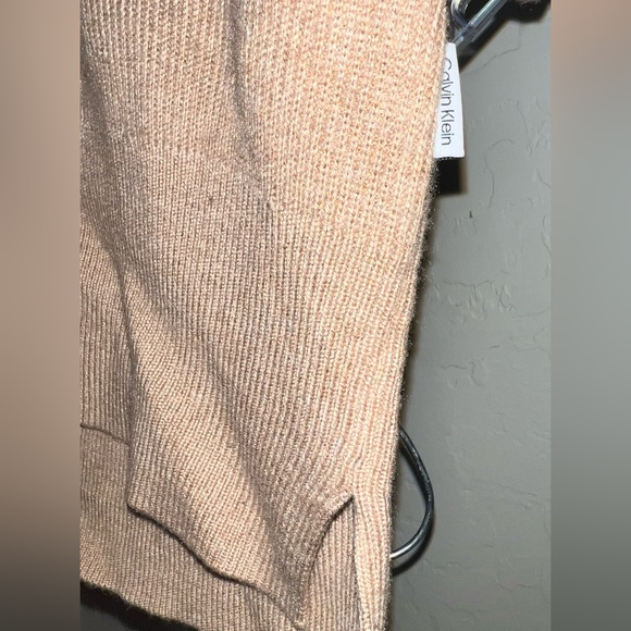 Calvin Klein sweater - Picture 3 of 6